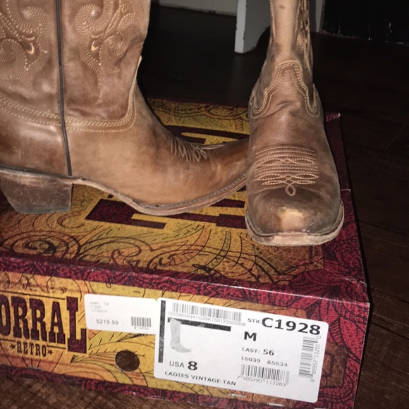 vintage tan boots. Size 8 in perfect condition. - Picture 3 of 3